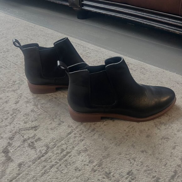 Clarks genuine leather chelsea boots - Picture 2 of 6